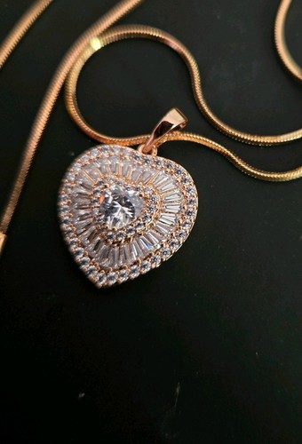 Splendida collana con ciondolo - collana,